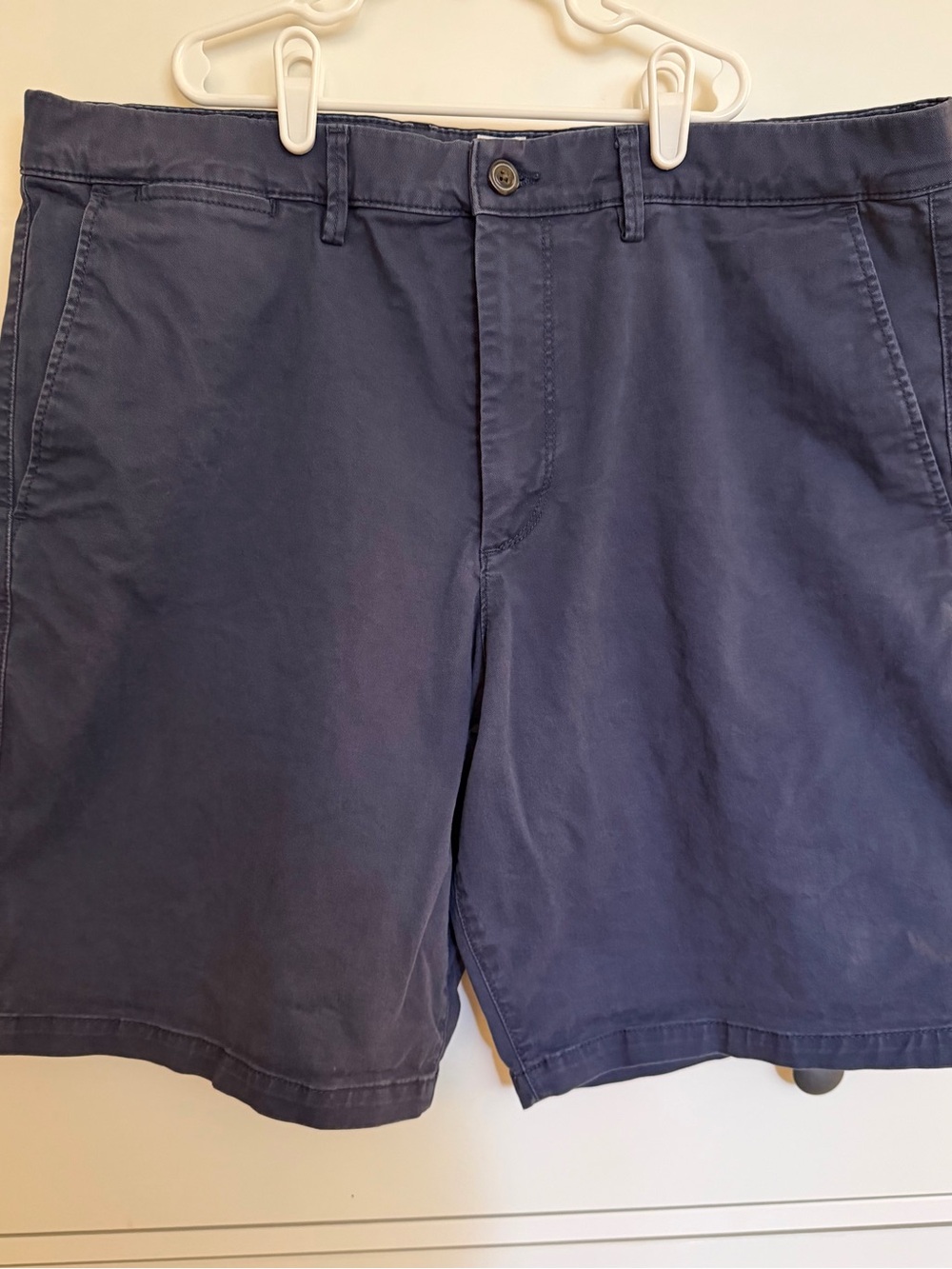 GAP Men's Navy Essential Khaki 10” Short, size 36